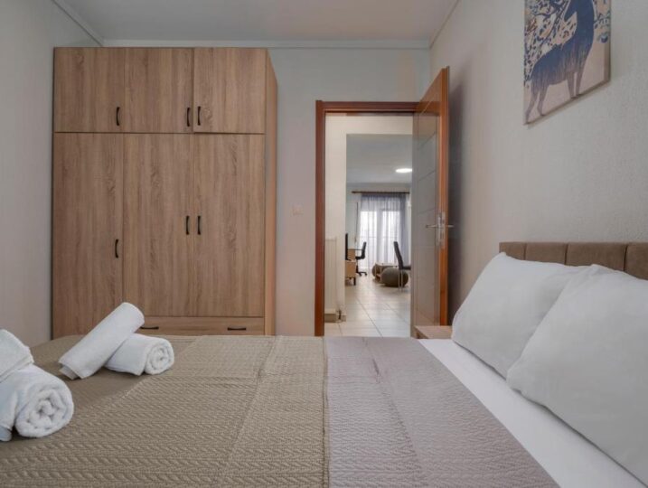 482236000